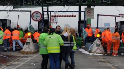 Levantan Barreras En Los Peajes De La Autopista Buenos Aires La Plata