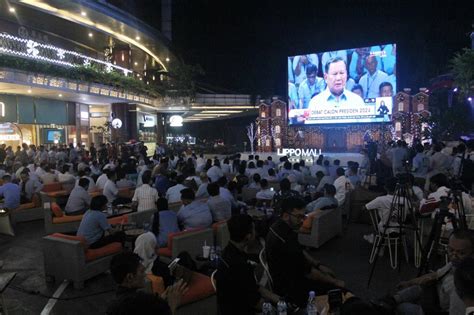 Relawan Muda Pendukung Prabowo Gibran Nobar Debat Capres