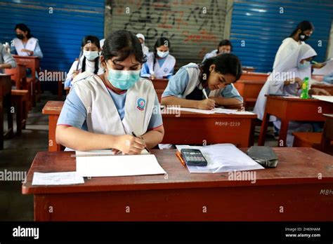 Dhaka Bangladesh November 14 2021 Students Are Taking Secondary