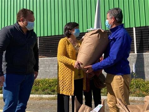 Vecinos De Santa Juana Recibieron El Primer Compost Generado En Pionera