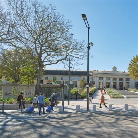 Parvis De La Gare D Avignon Arep