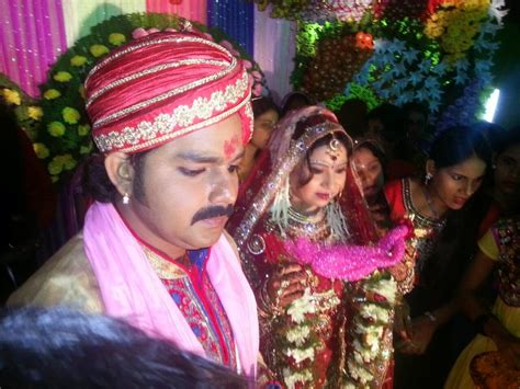 Photo & Video : Pawan Singh New Wife Jyoti Singh & Old Wife Neelam ...