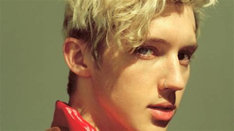 Troye Sivan Brown Hair 306391 Hd Wallpaper And Backgrounds Download