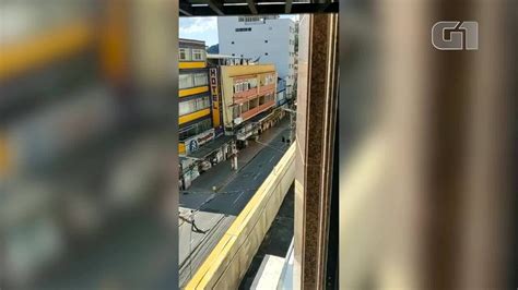 Tentativa De Assalto A Loja Em Teres Polis Rj Tem Tiroteio E Dois