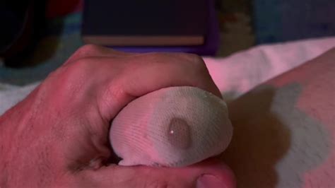 一边玩臭袜子和小茴香一边说脏话 Pornhub Gay