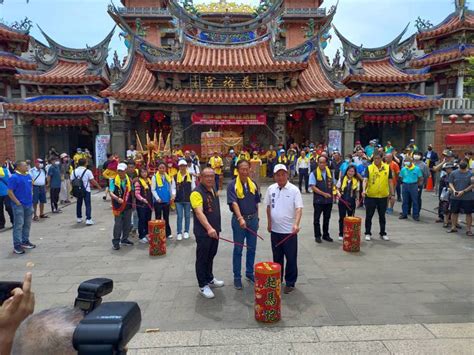 中港慈裕宮「祭江洗港」 郭台銘、鍾東錦同框參拜媽祖 2024大選前哨站 要聞 聯合新聞網