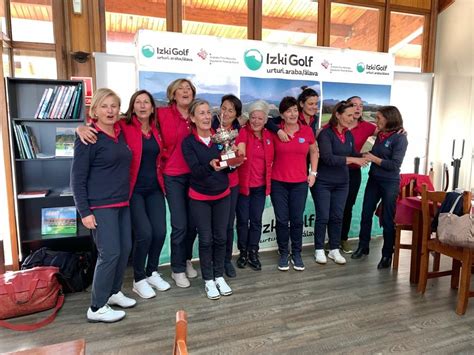 El Equipo Femenino De Zuia Ganador Del Triangular De Lava Zuia Golf