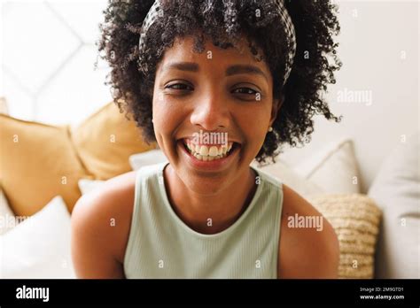 Femme Aux Cheveux Afro Banque De Photographies Et Dimages Haute