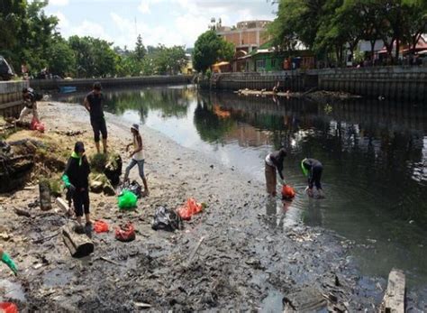 Merawat Sungai Karang Mumus Digitalnews