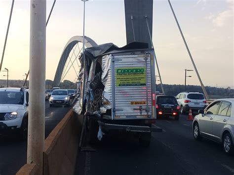 Acidente Na Ponte Jk Tumultua O Tr Nsito No Fim De Tarde Desta Quarta