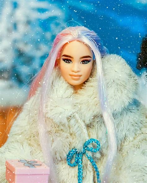 Gefällt 876 Mal 86 Kommentare Barbie Collector Sarah Sassiedolls