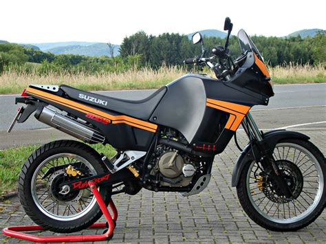 Suzuki DR800 worldwide export service | Pinterest | Service car ...
