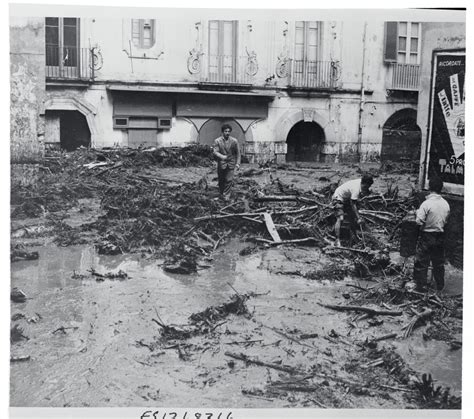 Il 25 26 Ottobre 1954 L Alluvione Di Salerno 318 Morti 250 Feriti E