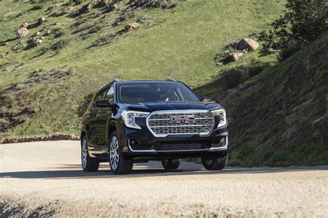 Gmc Terrain Vs Chevy Equinox Compare Crossover Suvs