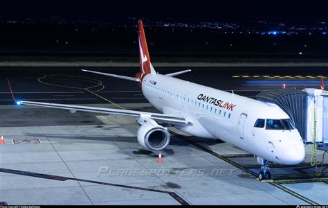 VH UZQ QantasLink Embraer ERJ 190AR ERJ 190 100 IGW Photo By Robbie