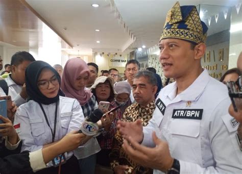 Menteri Atr Bpn Lakukan Peluncuran Implementasi Layanan Sertifikat