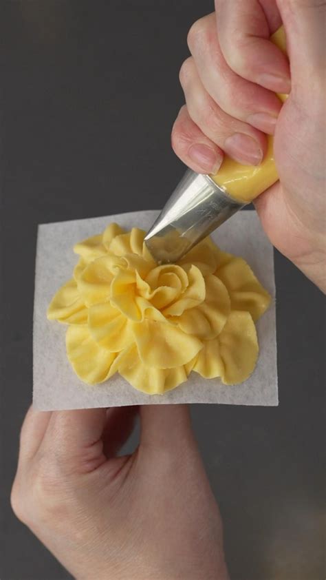 How To Make Beautiful Buttercream Flowers Artofit