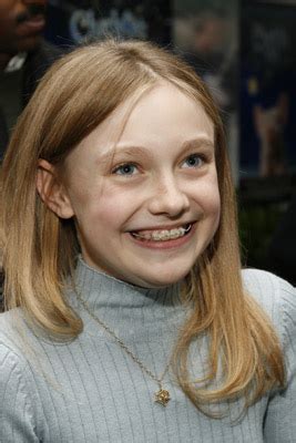 Dakota Fanning Charlie And The Chocolate Factory