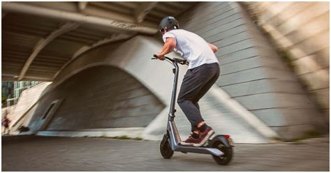 Genova Monopattini Elettrici Nuovi Limiti Di Velocit E Casco