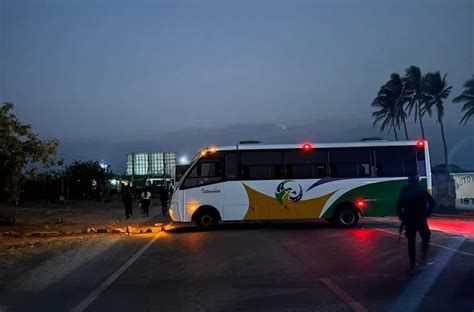 La Jornada Protestan En Oaxaca Familiares De Transportistas Detenidos