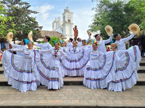 El folklore hondureño un patrimonio cinco estrellas