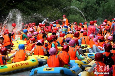 河南三门峡漂流景区人气爆棚 新闻频道