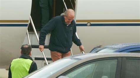 Juan Carlos I aterriza en Vitoria tras dejar Sanxenxo El Periódico