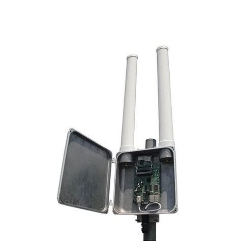 L Antenne Ghz Dbi De Mimo Omni Conjuguent Antenne De Pol Avec Le