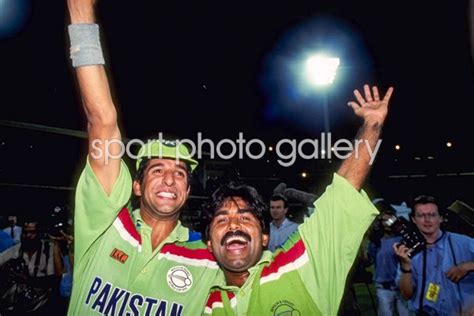 Wasim Akram & Javed Miandad celebrate World Cup Final 1992 Images ...