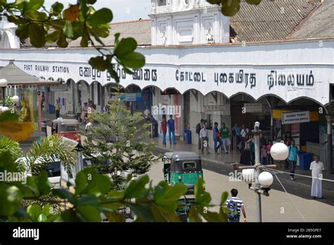 Fort Railway Station Colombo Sri Lanka Stock Photo Alamy