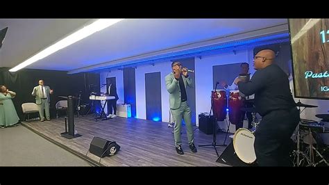 Coros De Fuego Con El Pastor Julio Cesar Santana Alemania Youtube