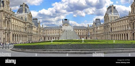 El Louvre o el Museo del Louvre es el museo más grande del mundo y un