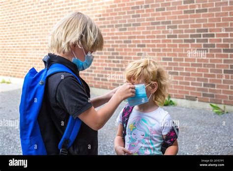 Coronavirus Kinder Der Schule Fotos Und Bildmaterial In Hoher