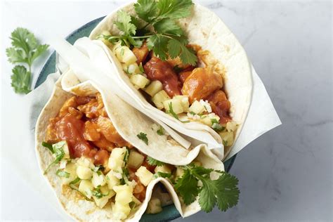 Taco S Met Kip En Ananassalsa Recepten 15gram