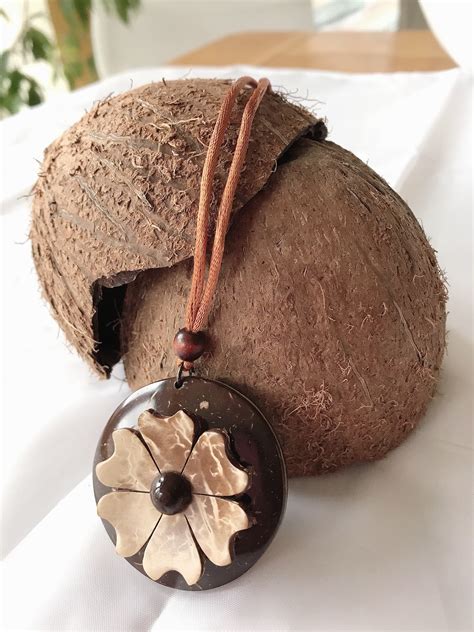 Handmade Coconut Necklace Curve And Polish By Hand In Sri Lanka