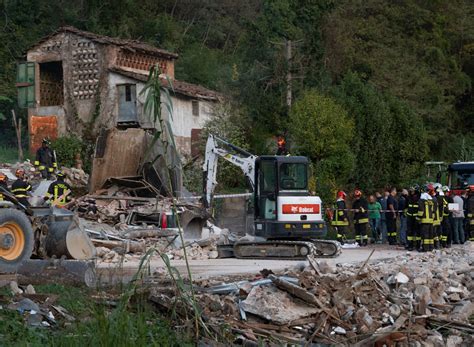 Esplode Palazzina A Lucca 2 Morti E 3 Feriti Nato Il Bimbo Della