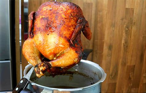 Frango assado na panela de pressão Delícia em menos tempo Culinária