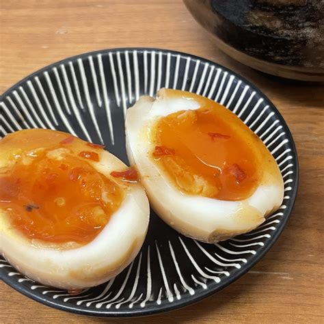 「味玉」だけでご飯がすすむ！焼肉のたれと豆板醤に漬けるだけ“旨辛だれ味玉”