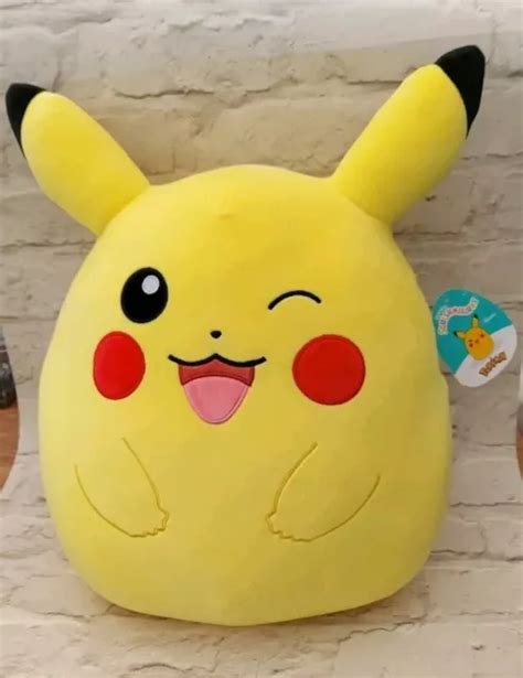 OFFICIAL SQUISHMALLOWS POKEMON Winking Pikachu Plush Toy 14 35cm New