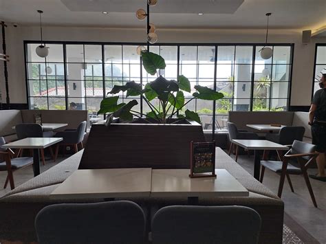 Resto Dengan View Tebet Ecopark Review UrsAndNic Di Restoran Taman