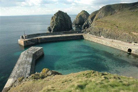 Mullion Cove | Cornwall Beaches