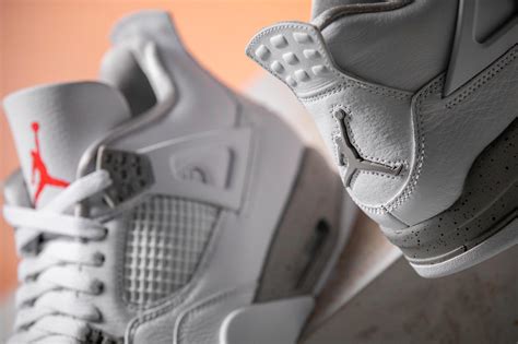 AIR JORDAN 4 RETRO 'WHITE OREO' & SNEAKERBOX