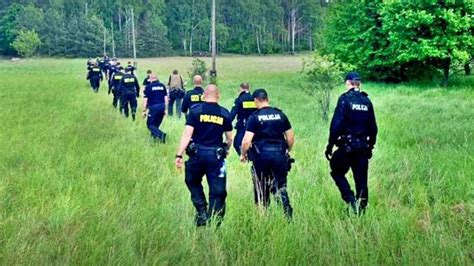 Zaginiony M Czyzna Pomaga W Poszukiwaniach Samego Siebie