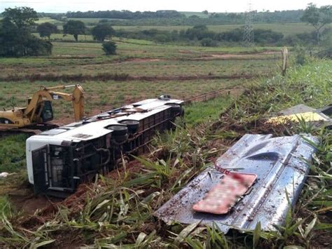 Acidente Nibus De Sacoleiros Deixa Dois Mortos E Feridos Jd