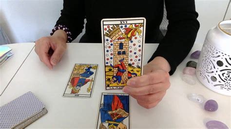 Le tirage en croix simplifié pour les débutants avec le Tarot de