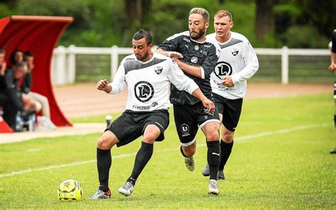 R Landivisiau Accroche Pl Rin Foot Amateur Bretagne