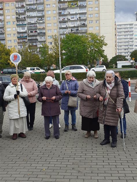 Koronka na ulicach miast 2022 Legion Małych Rycerzy Miłosiernego