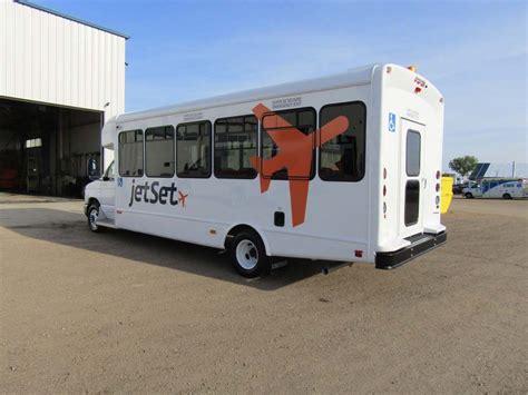 Saskatoon Airport Shuttle Bus Startrans Senator Ii Crestline Coach Ltd