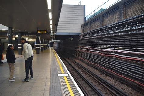 Whitechapel Station N Chadwick Cc By Sa 2 0 Geograph Britain And