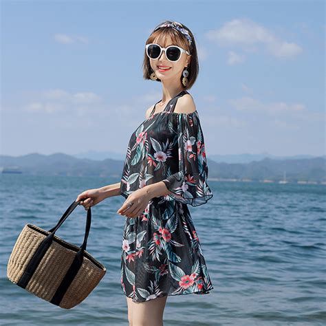 2022 New Womens Korean Conservative Split Swimsuit Cross Border Beach